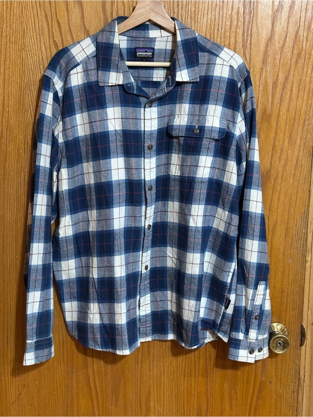 Patagonia Men's sz large Navy and White Plaid Button-Down flannel organic cotton